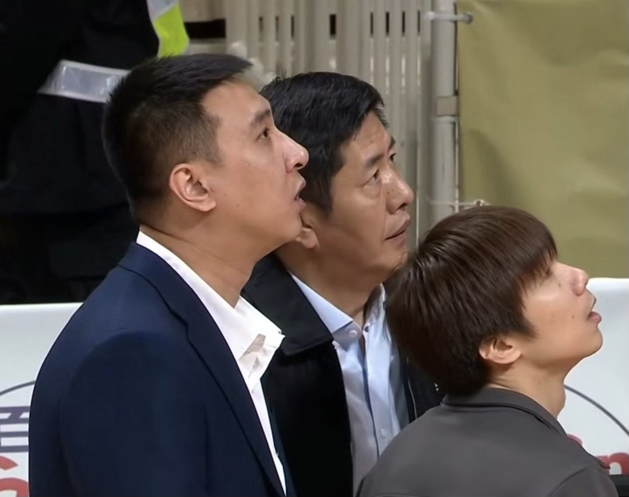 上海男篮负于浙江，遭遇两连败的简单介绍