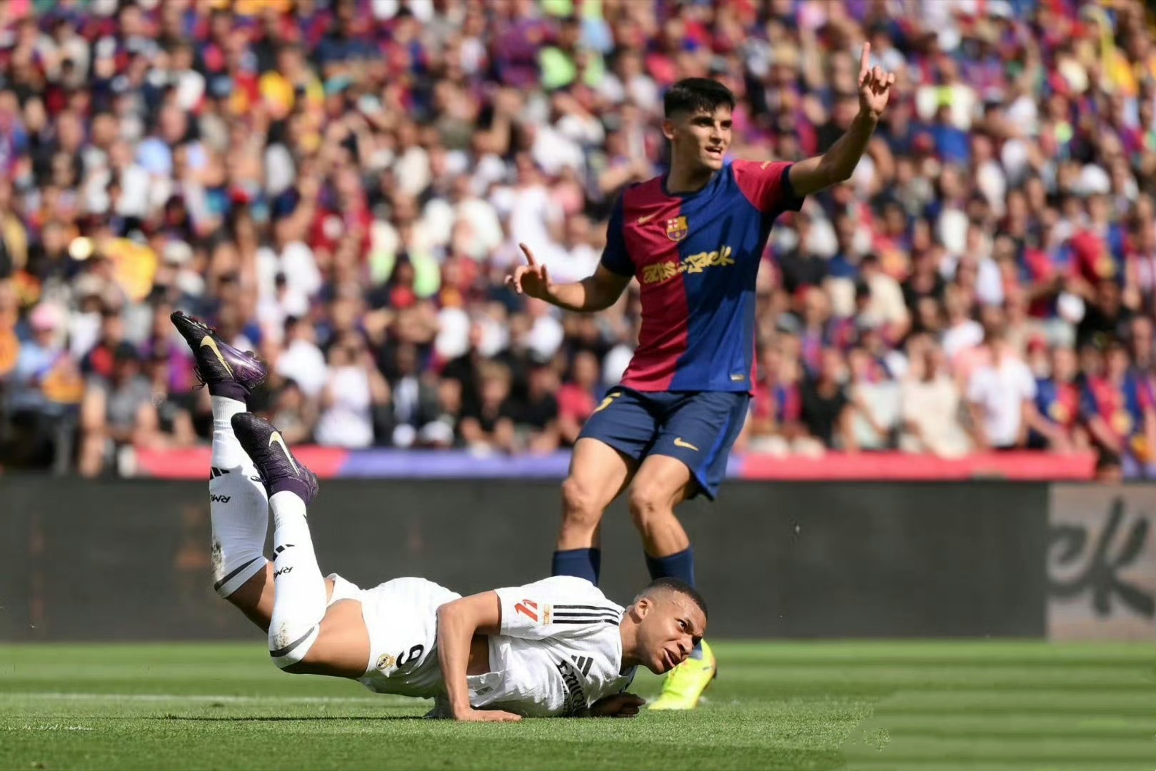 巴萨鏖战皇马，托尼关键制胜