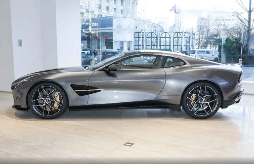 包含红牛二队绝杀阿斯顿马丁,皮亚斯特里统治全场的词条 包含红牛二队绝杀阿斯顿马丁,皮亚斯特里统治全场的词条