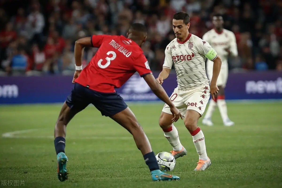 摩纳哥球员防守稳固,对对手有何压力? 摩纳哥球员防守稳固,对对手有何压力?