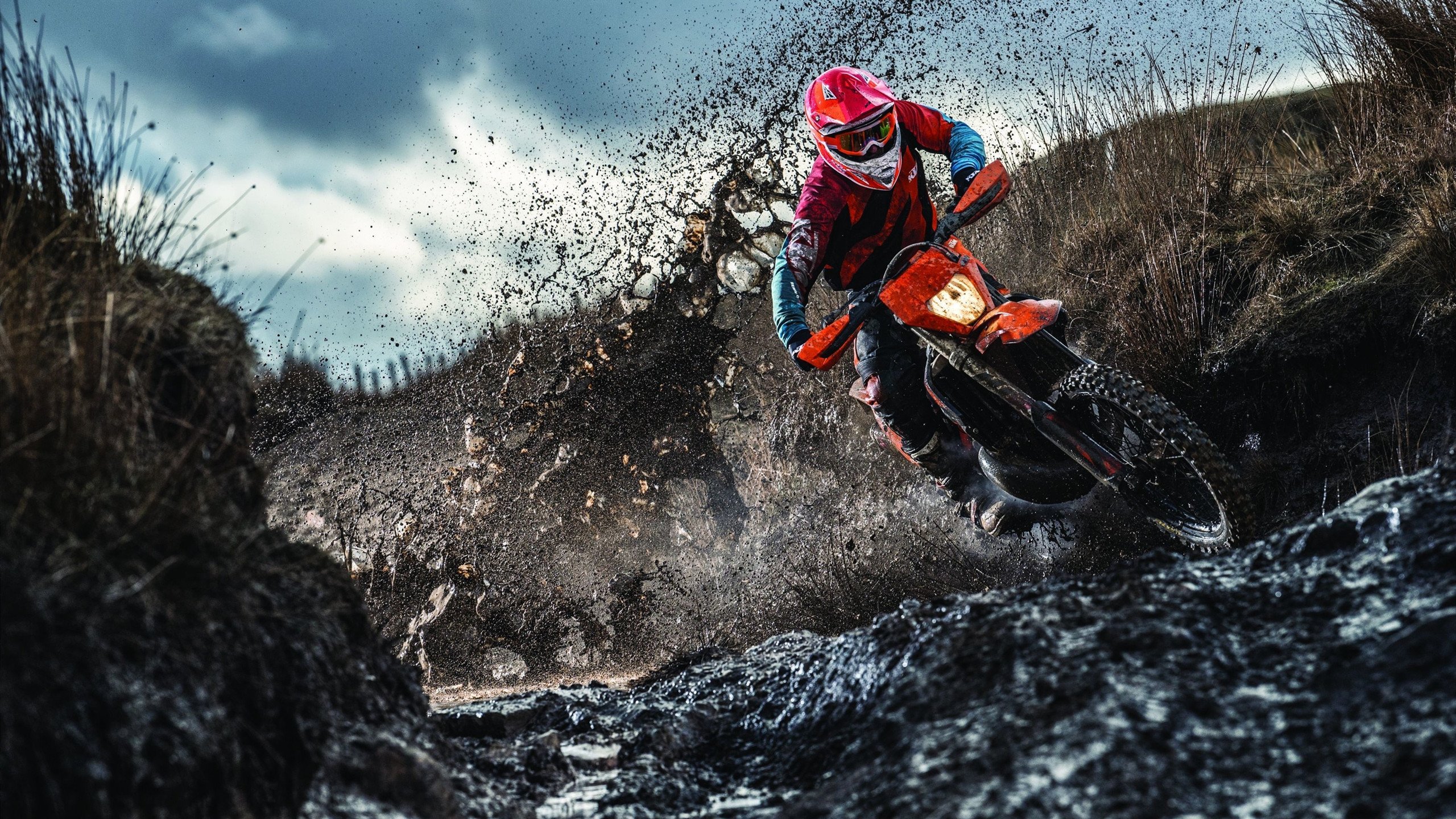 赛后更衣室，颤抖的手签下千万支票