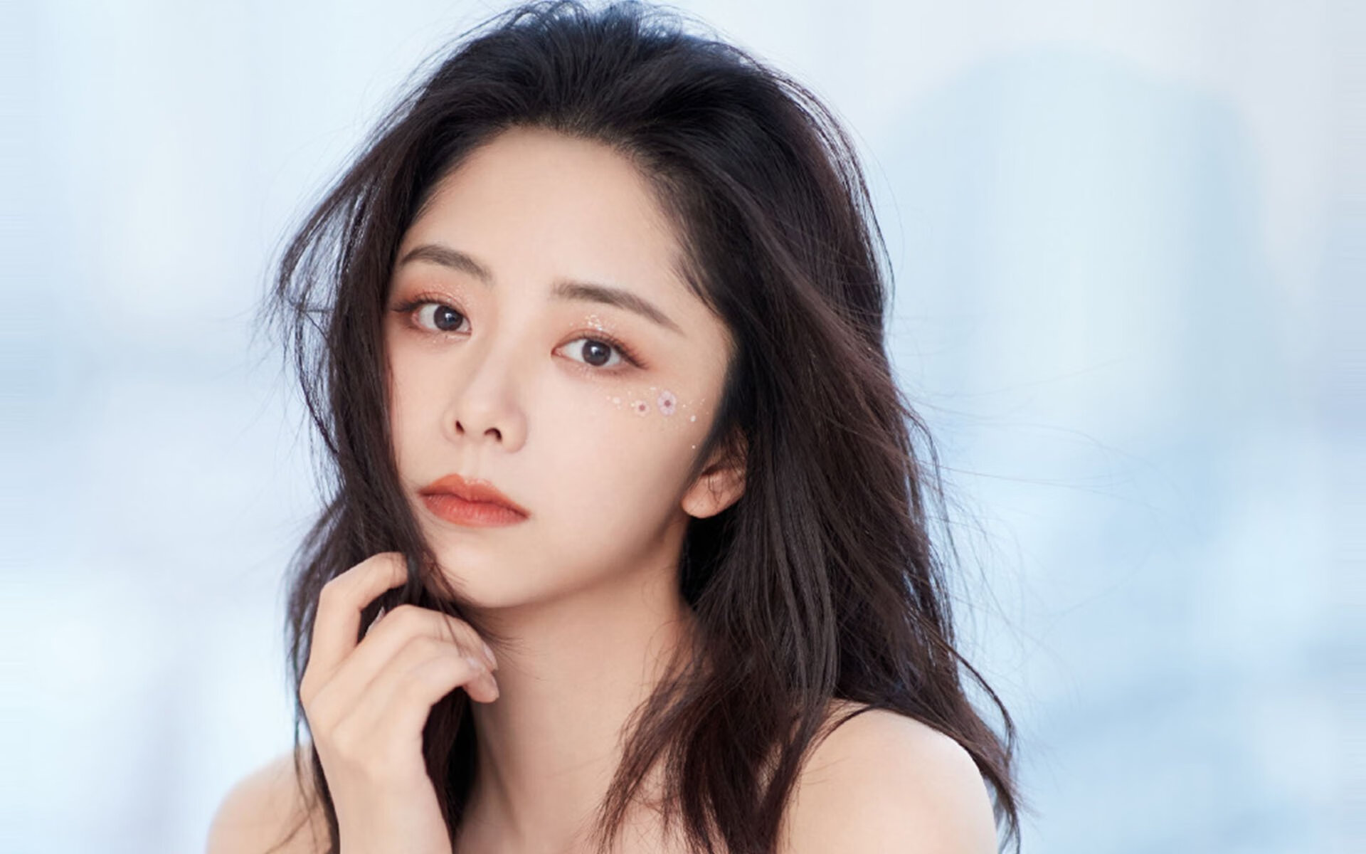 赛道与绿茵场间的博弈论，当F1揭幕战遇上哥斯达黎加式逆转