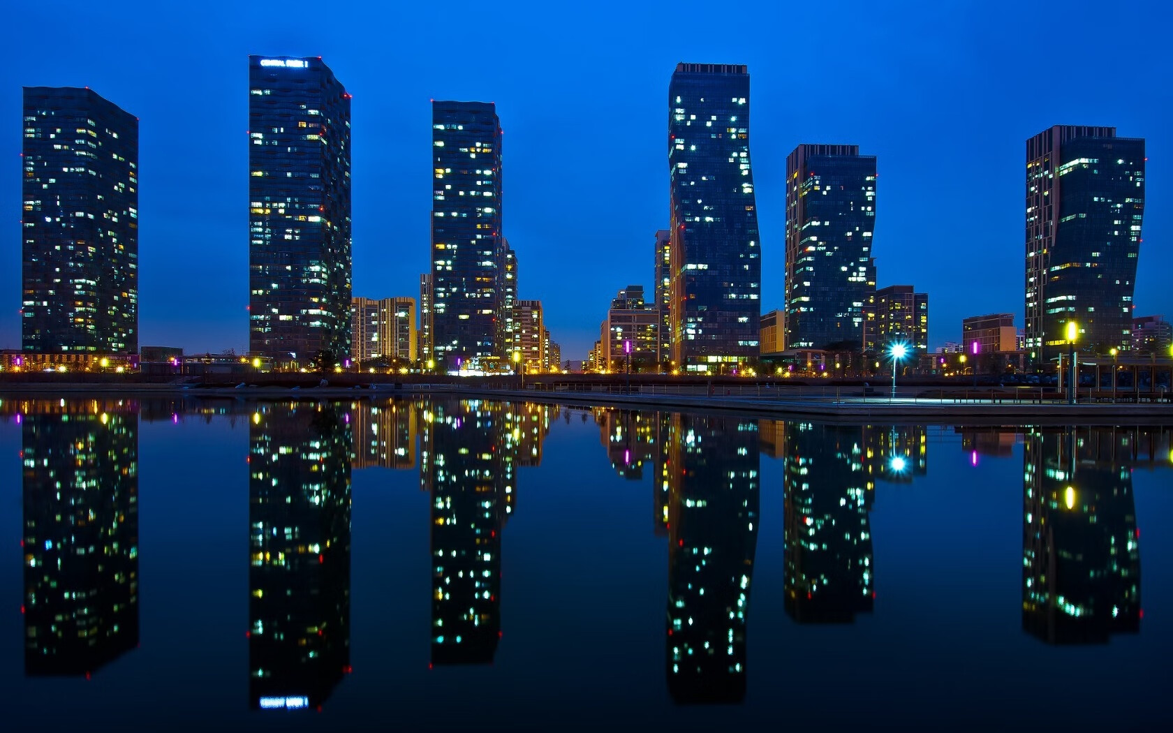 钢铁与意志的赛道，勒克莱尔在摩纳哥上演法国式击溃